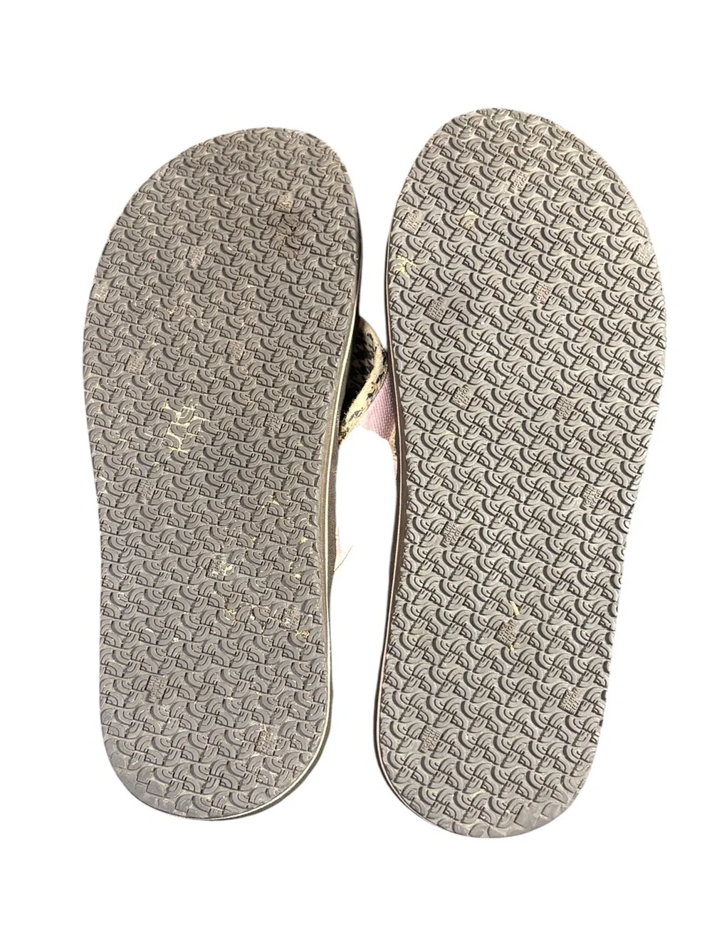 The North Face Pink Houndstooth Flip Flops Women’s 8 Sandals
